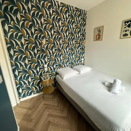 Moon 24 - 6p Apartment *